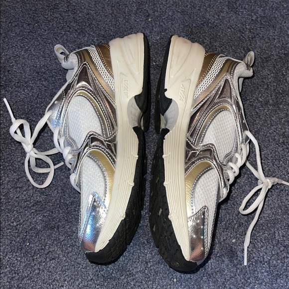 Avia Silver and White Running Shoes - Picture 3 of 9
